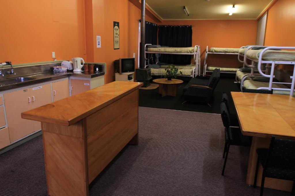 Bazil'S Backpackers Bbh Hostel & Surf School Westport Cameră foto