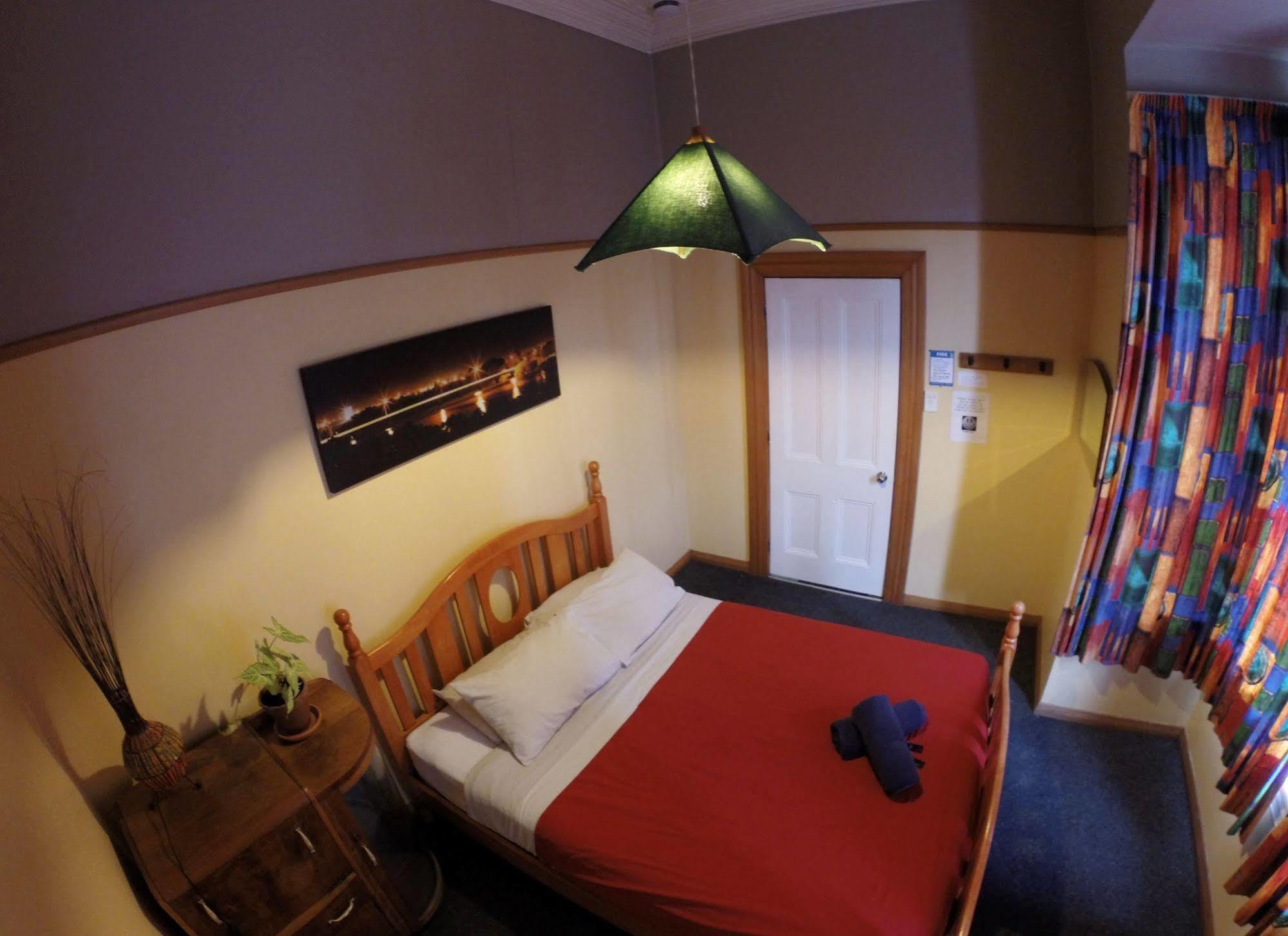 Bazil'S Backpackers Bbh Hostel & Surf School Westport Exterior foto